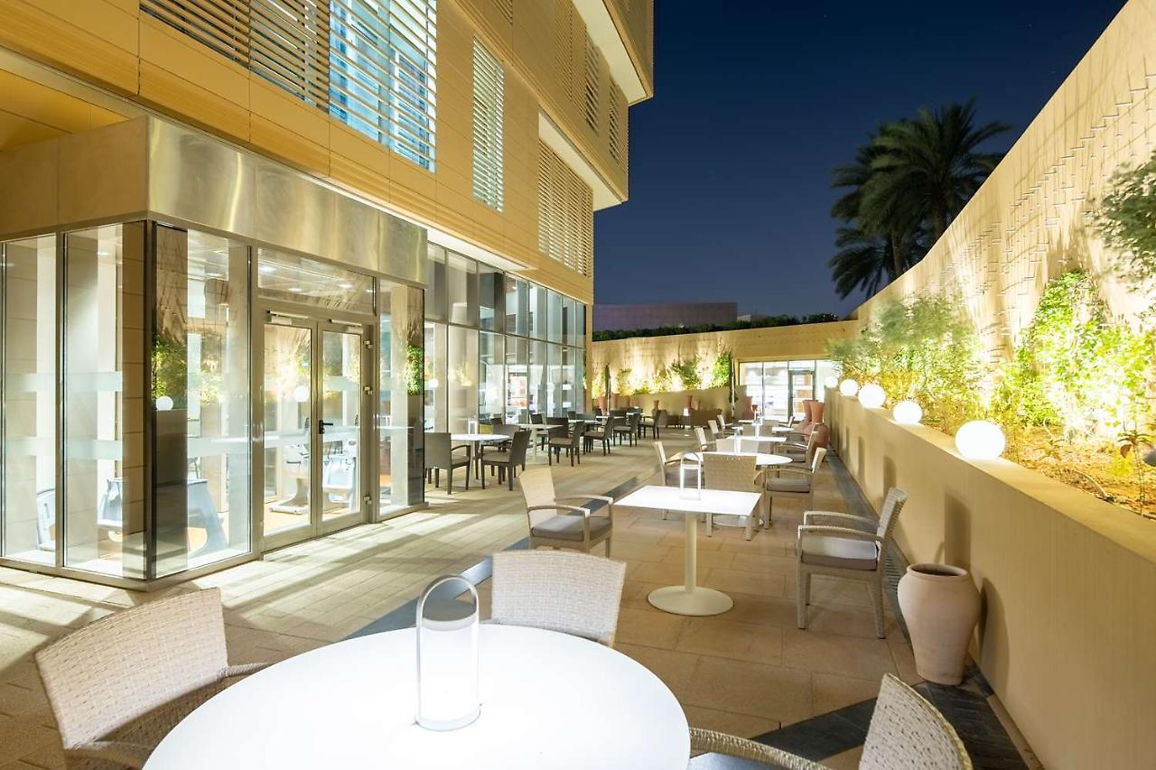 Radisson Blu Hotel & Residence, Riyadh Diplomatic Quarter Bagian luar foto