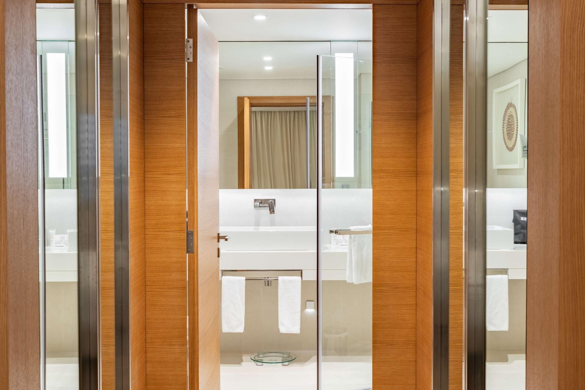 Radisson Blu Hotel & Residence, Riyadh Diplomatic Quarter Bagian luar foto