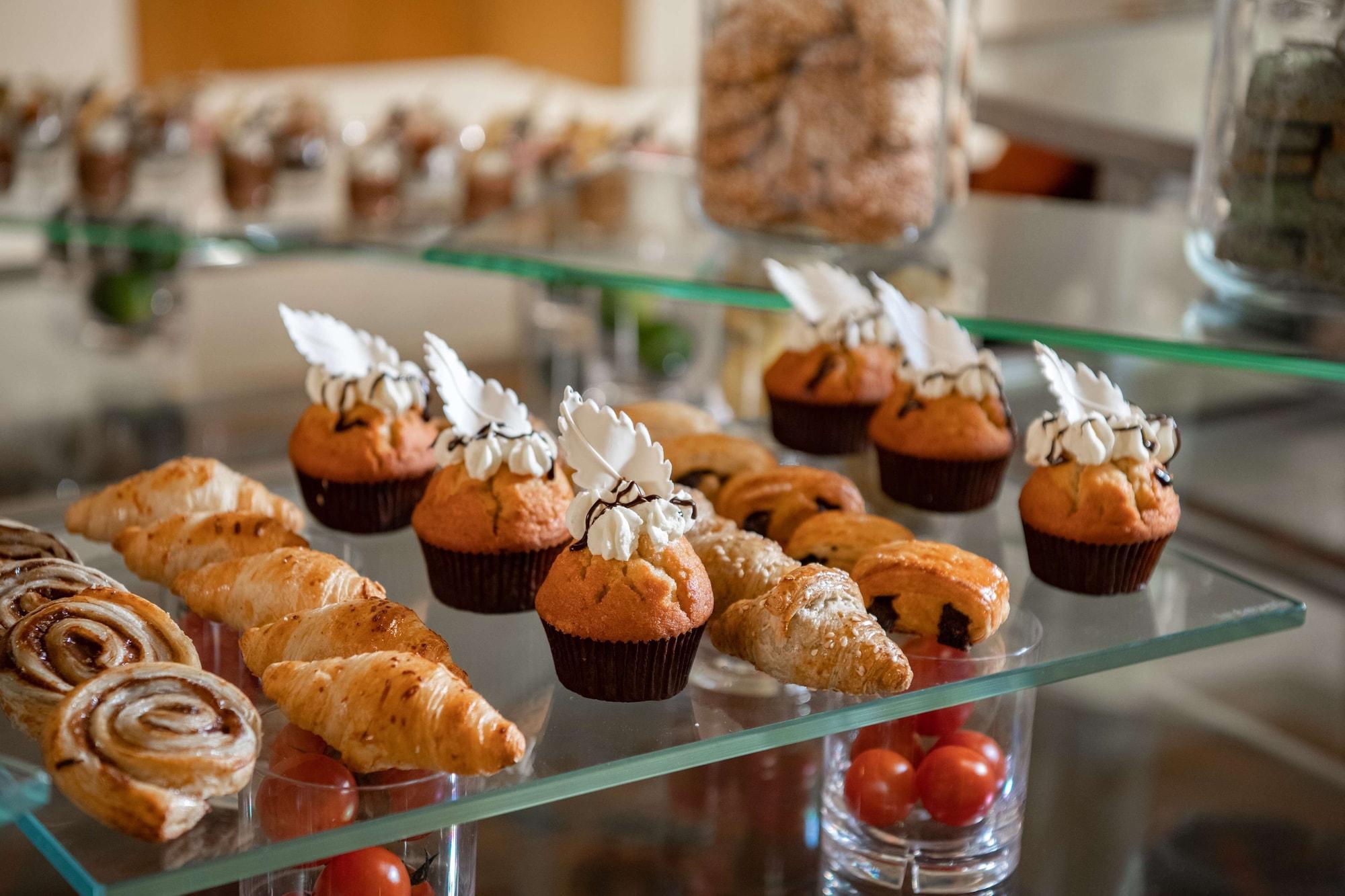 Radisson Blu Hotel & Residence, Riyadh Diplomatic Quarter Bagian luar foto