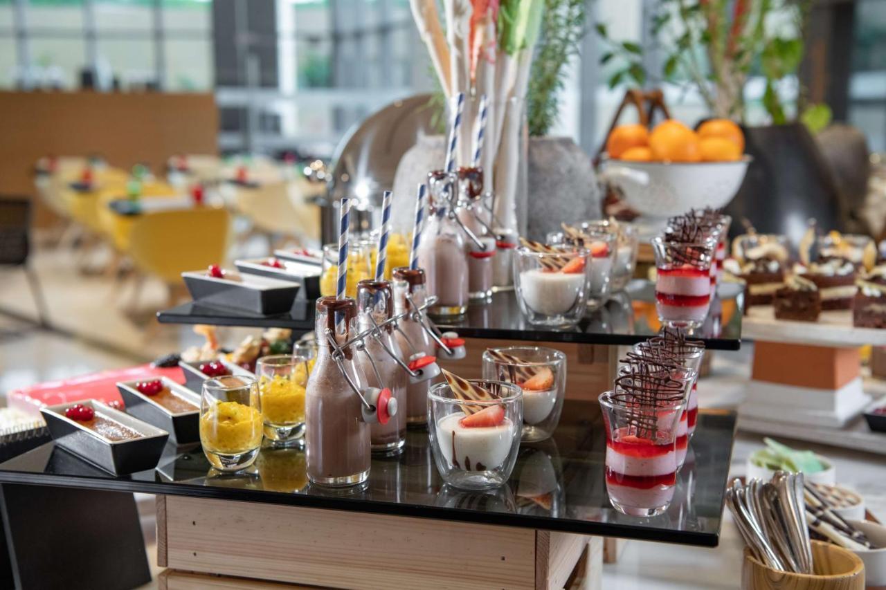 Radisson Blu Hotel & Residence, Riyadh Diplomatic Quarter Bagian luar foto